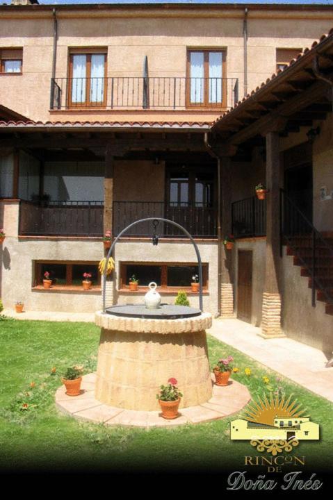 Hotel Rincón de Doña Inés Villanueva de la Condesa Esterno foto