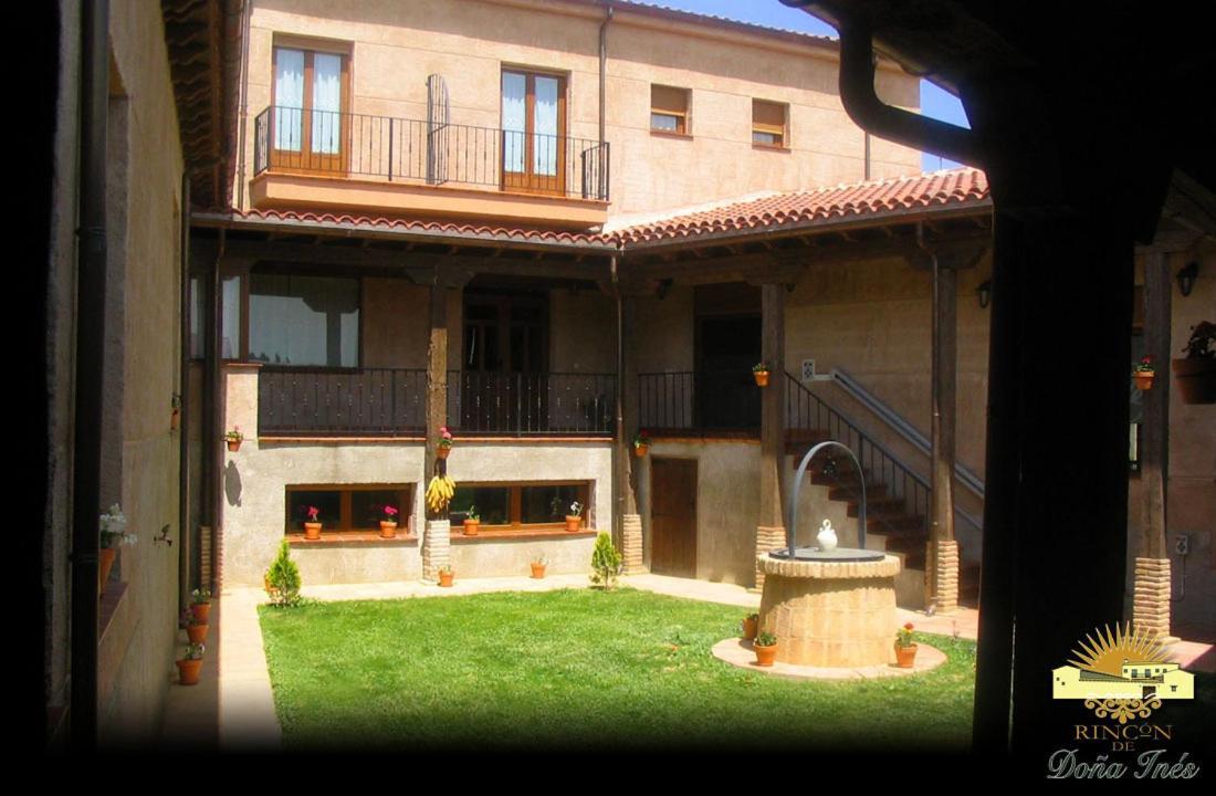 Hotel Rincón de Doña Inés Villanueva de la Condesa Esterno foto