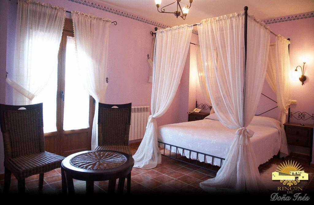 Hotel Rincón de Doña Inés Villanueva de la Condesa Esterno foto